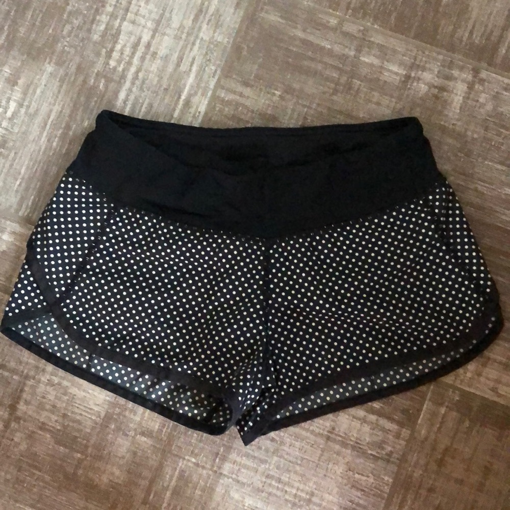 Lululemon shorts size 4